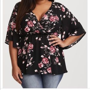 🎉Sale Torrid Low Cut Blouse 🎉